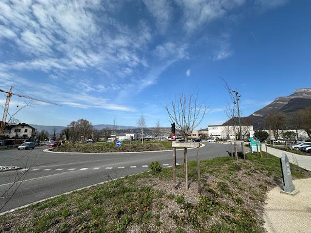 Local Commercial vente à Les Viviers, Challes-les-Eaux