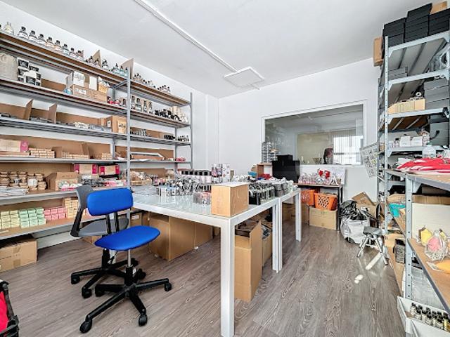 Local Commercial vente à Ajaccio, Sarrola-carcopino