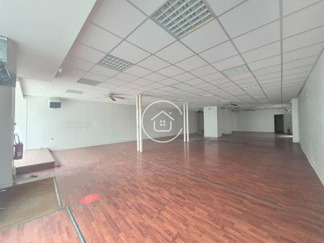 Local Commercial vente à Vendôme