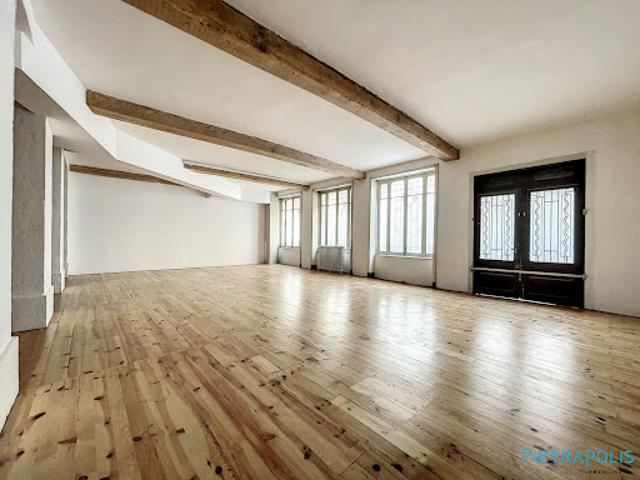 Local Commercial vente à Villefranche-sur-Saône, Rhône