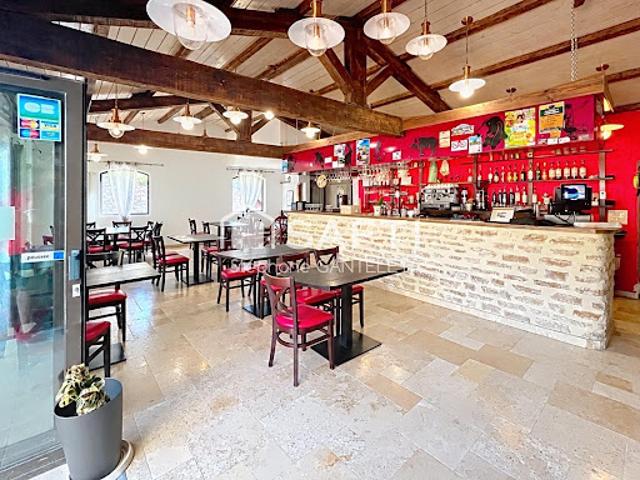 Local Commercial vente à Saint-Remèze, Ardèche