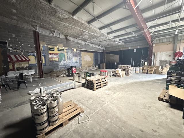 Local Commercial vente à Montluçon