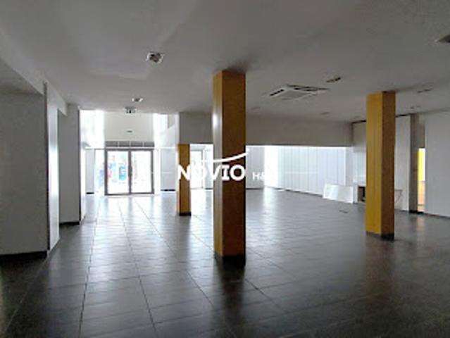 Local Commercial vente à Châtellerault