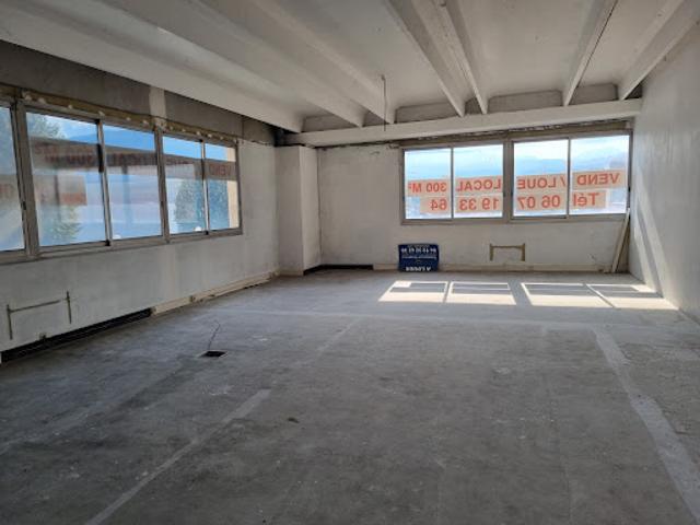Local Commercial vente à Digne-les-Bains, Alpes-de-Haute-Provence
