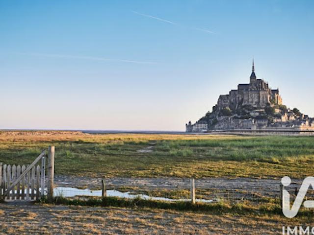 Local Commercial vente à Avranches, Le Mont-saint-michel