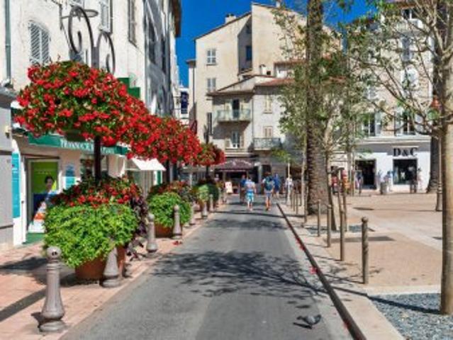 Local Commercial vente à Grasse, Antibes