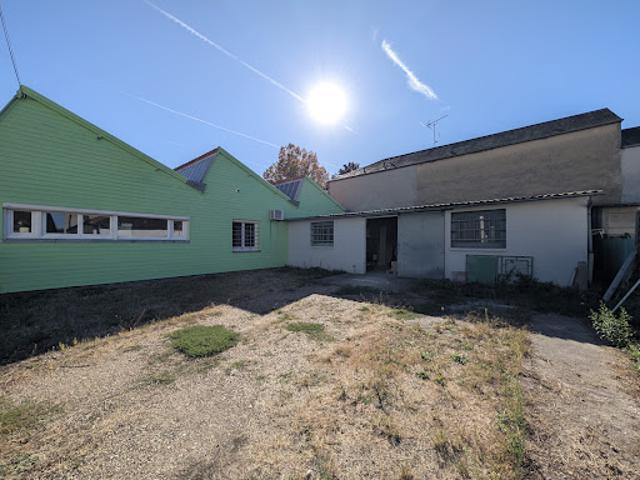 Local Commercial vente à Chalette-sur-Loing, Châlette-sur-Loing