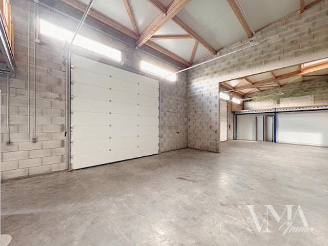 Local Commercial vente à Montbrison, Panissières