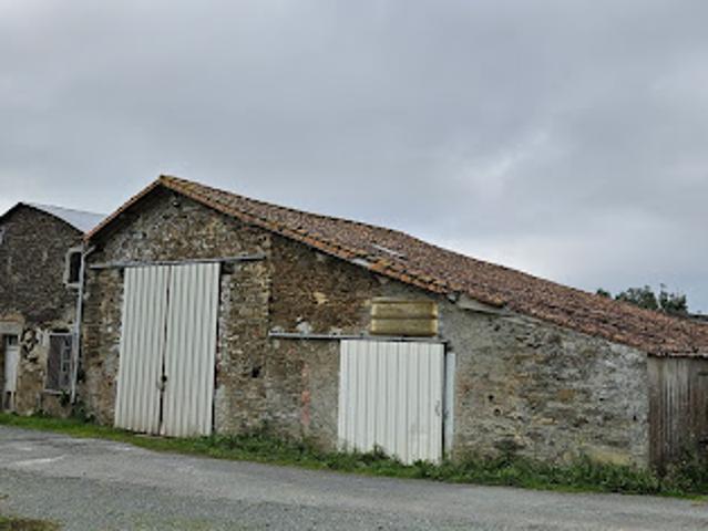 Local Commercial vente à La Roche-sur-Yon, Les Essarts