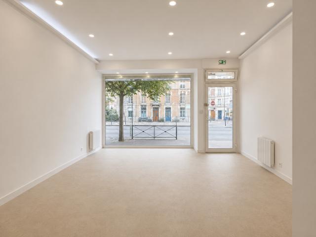 Local Commercial vente à Nanterre, Courbevoie