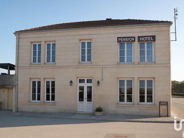 Local Commercial vente à Rochefort