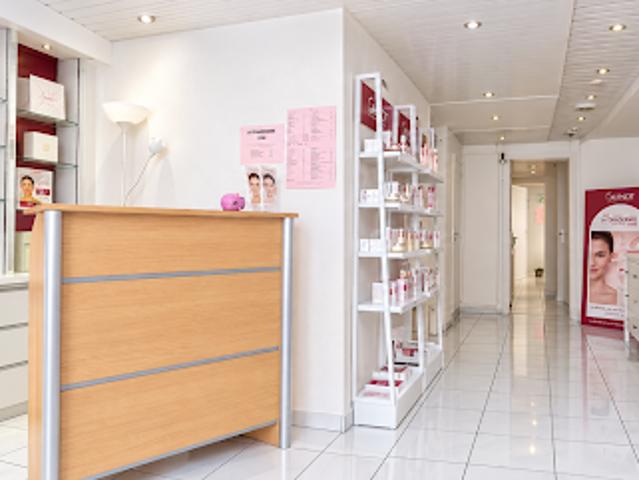 Local Commercial vente à La Ferté-Alais, Essonne