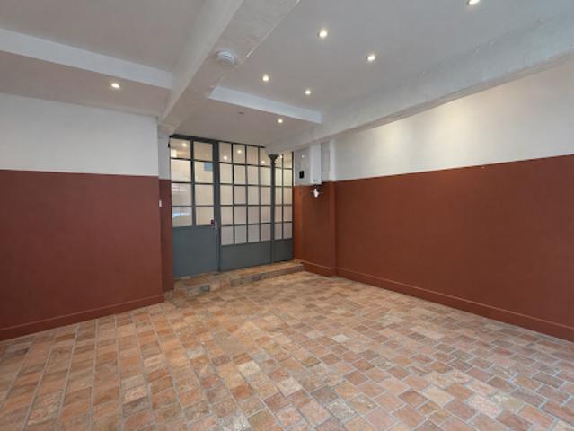 Local Commercial vente à Mantes-la-Jolie, Houdan
