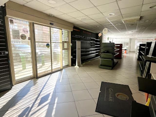 Local Commercial vente à Perpignan, Cabestany