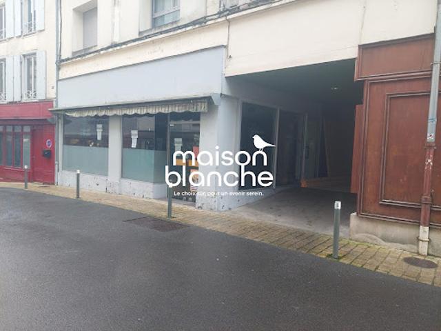 Local Commercial vente à La Caserne, Parthenay
