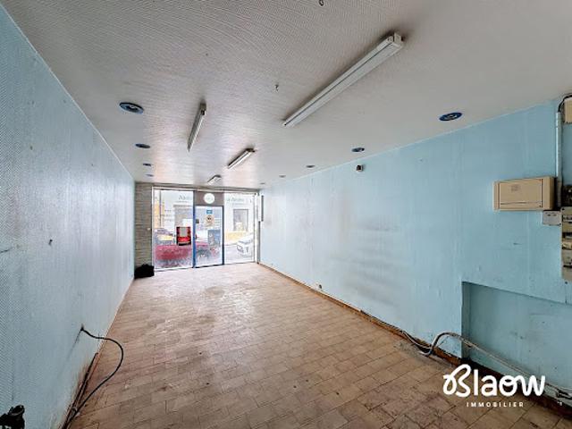Local Commercial vente à Saint-Symphorien-d'Ozon, Rhône