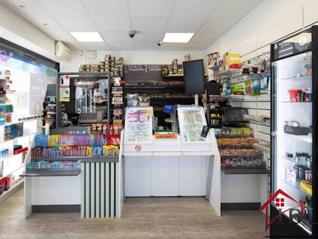 Local Commercial vente à Lons-le-Saunier, Lons-le-saunier