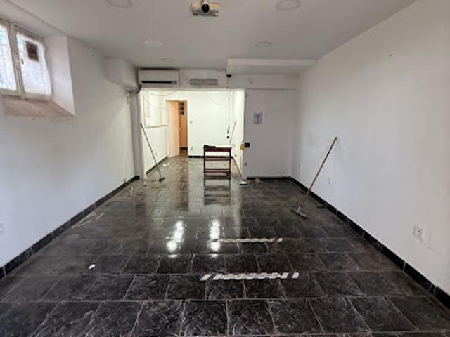 Local Commercial vente à Évry, Corbeil-essonnes