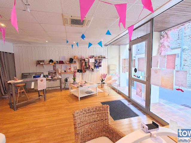 Local Commercial vente à Villefranche-de-Rouergue, Rieupeyroux