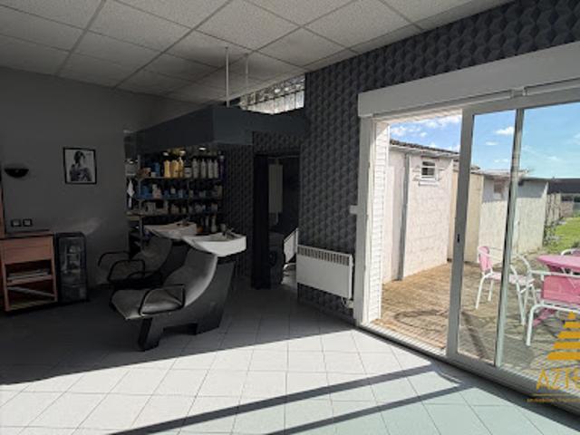 Local Commercial vente à Raillencourt-Sainte-Olle, Nord