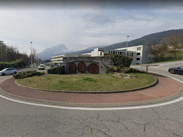 Local Commercial vente à Mérande, Chambéry