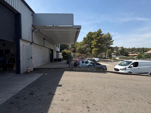 Local Commercial vente à Aix-en-Provence, Gardanne