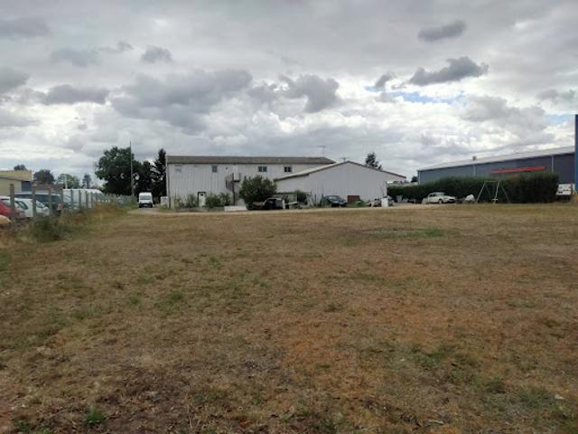 Local Commercial vente à Mirebeau, Ferrières-en-Gâtinais
