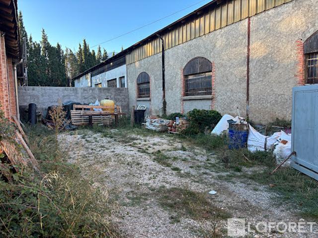 Local Commercial vente à Candès, Prades