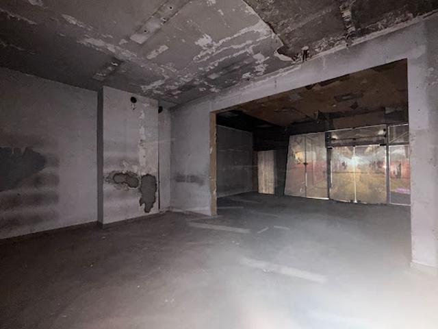 Local Commercial vente à Évreux, Evreux