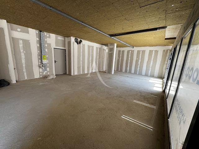 Local Commercial vente à Les Sables-d'Olonne, Challans