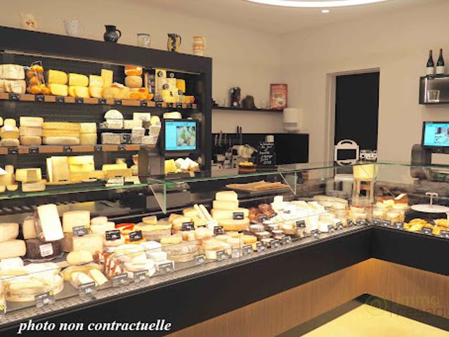 Local Commercial vente à Saint-Germain-en-Laye, Croissy-sur-seine