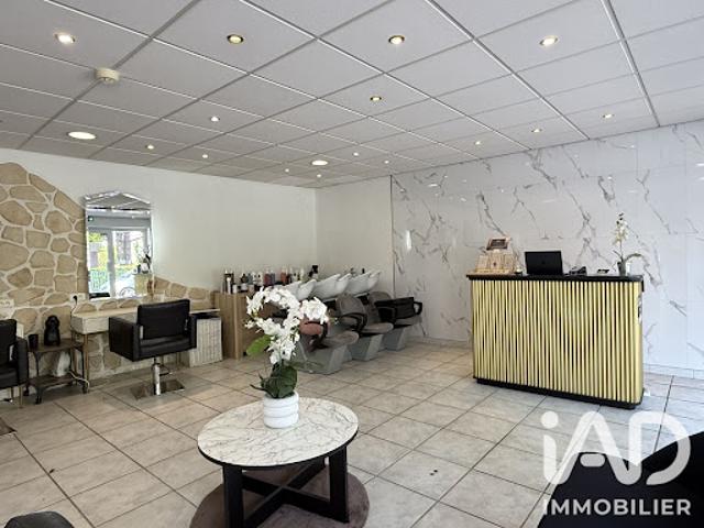 Local Commercial vente à Évry, Varennes-jarcy