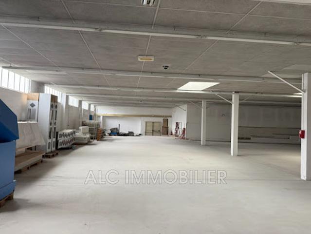 Local Commercial vente à Mamers