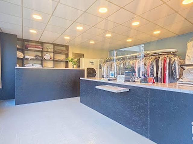 Local Commercial vente à Pau, Billère