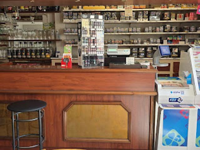 Local Commercial vente à Auxerre, Champignelles