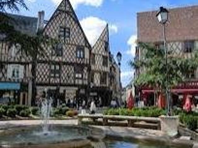 Local Commercial vente à Bourges