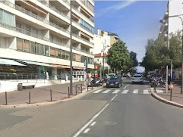 Local Commercial vente à Grasse, Antibes