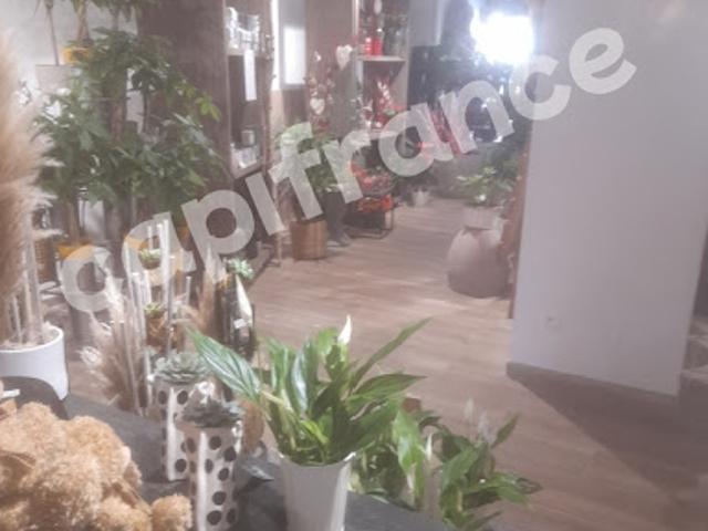 Local Commercial vente à Faubourg de Tournai, Saint-Amand-les-Eaux