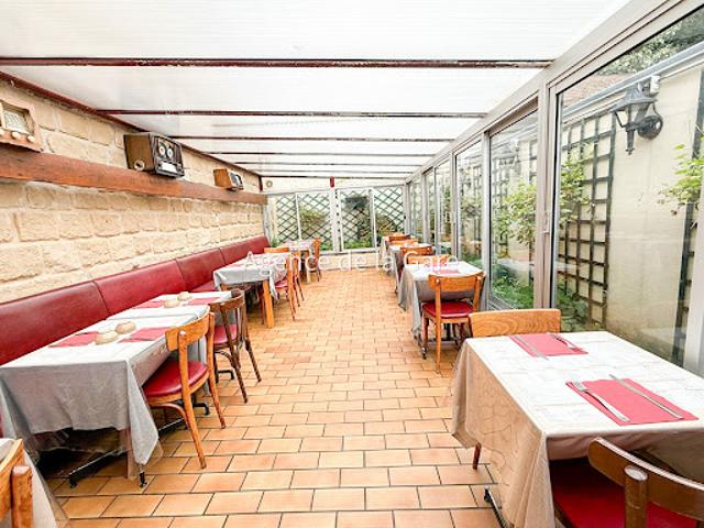 Local Commercial vente à Saint-Germain-en-Laye, Houilles