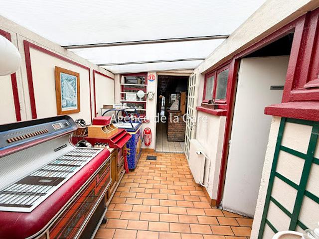 Local Commercial vente à Saint-Germain-en-Laye, Houilles