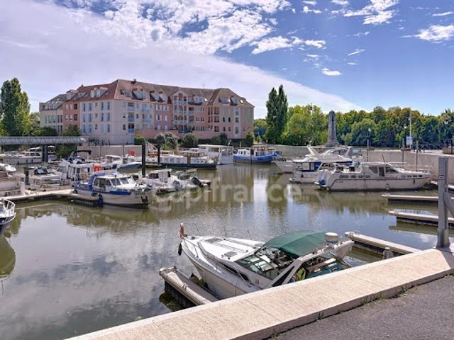 Local Commercial vente à Pontoise, Cergy