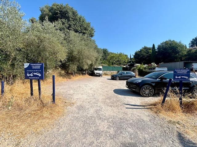 Local Commercial vente à Grasse