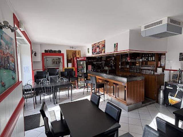 Local Commercial vente à Cité Faïencerie, Digoin