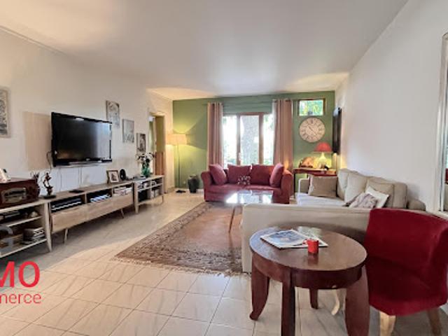 Local Commercial vente à Corbeil-Essonnes, Essonne