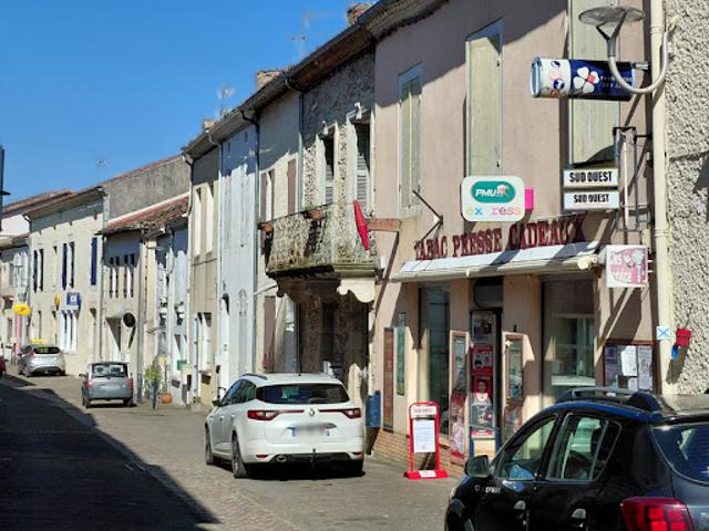 Local Commercial vente à Mont-de-Marsan, Gabarret
