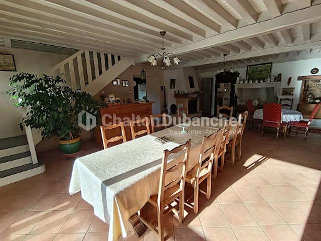 Local Commercial vente à Villefranche-sur-Saône, Rhône