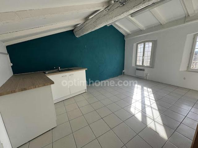 Local Commercial vente à Saint-Martin-de-Crau, Bouches-du-Rhône