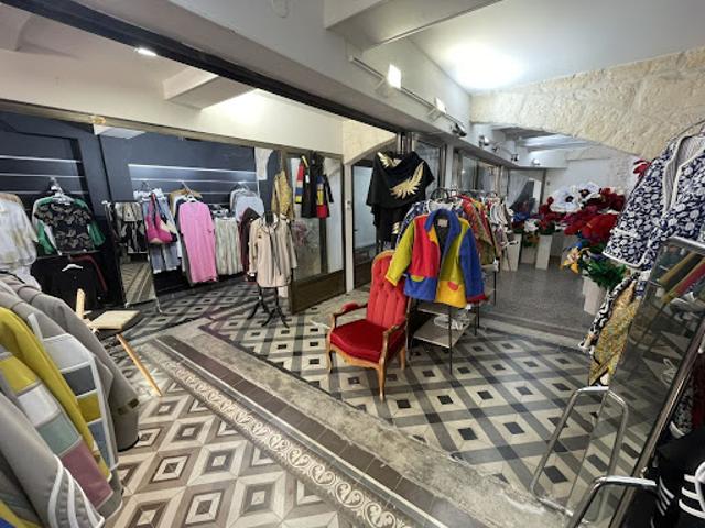 Local Commercial vente à Nîmes, Aigues-mortes