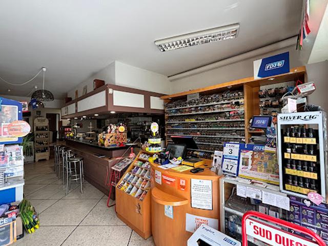 Local Commercial vente à Rochefort