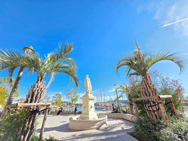 Local Commercial vente à Arrondissement de Toulon, Sanary-sur-mer